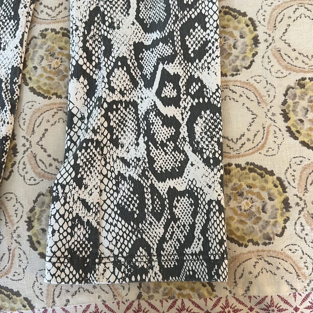 Lysse Large Python Stretch Cropped Denim Pants So… - image 2